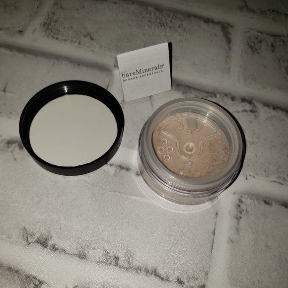 SOLD-Bare Minerals Original Loose Foundation Fair C10 - Picture 6 of 6